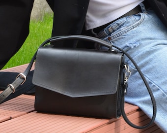 Minimalist Black Leather Crossbody Bag With Magnetic Closure - Etsy