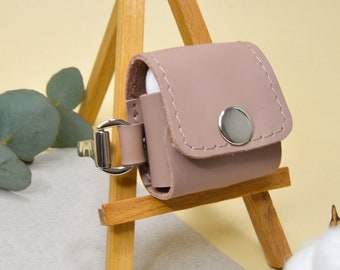 leather airpod case a gift, cute minimalist women airpod case, airpod case 1 and 2 version, handmade airpod personalized case,gift for women