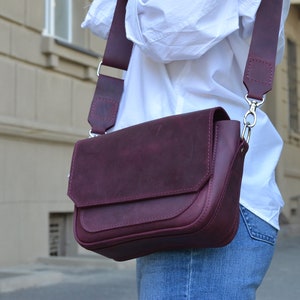 crossbody bag, crossbody purse, leather purse women, gift bags, handbags and accessories, leather bag, leather handbag, leather shoulder bag