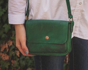 sac à bandoulière en cuir vert, sac à main en cuir, sac à bandoulière minimaliste, sac de travail en cuir, petit sac, sacs-cadeaux, sac à main pour femme