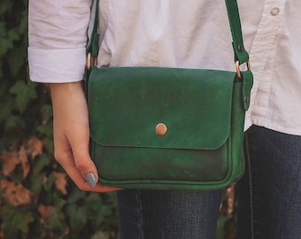 green leather crossbody bag, leather purse, leather bag, minimalist crossbody bag, leather work bag, small bag, gift bags, purse for women