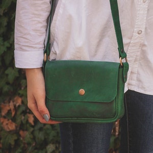 green leather crossbody bag, leather purse, leather bag, minimalist crossbody bag, leather work bag, small bag, gift bags, purse for women