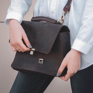 large handmade leather crossbody messenger bag, personalized leather cross body bags for women, dark leather shoulder bag, leather handbags