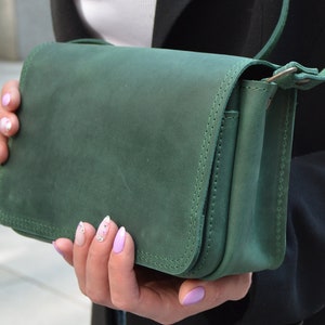 green leather bag, large cross body bags for women, minimalist leather bag, personalized leather shoulder bag, green crossbody purse