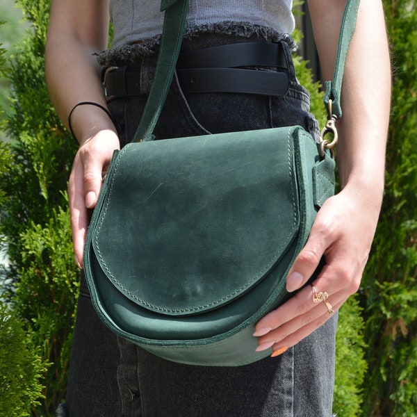 personalized leather saddle shoulder bag for women, crossbody saddle bag, leather saddle bag purse, large crossbody bag, handmade purse