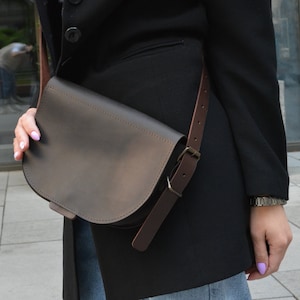 monedero de cuero, bolso de cuero vintage hecho a mano, bolsos de hombro oscuros para mujeres, bolso cruzado de cuero personalizado, bolso de mano