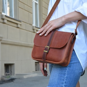 petit sac à bandoulière fait main, sac à bandoulière en cuir, cadeau pour elle, sac à main en cuir à bandoulière, cadeau pour femme, jolis sacs à main en cuir pour femmes