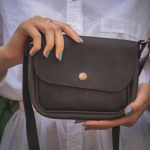 crossbody bag, leather crossbody bag, leather purse, small crossbody, minimalist crossbody bag, leather work bag, small bag, gift bags