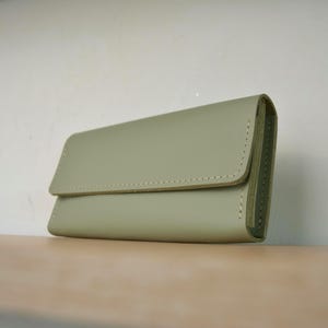 Women's Leather Wallet, Handmade Full Grain Leather wallet, Slim Wallet with Coin Pocket, Gift for Her, Minimalist Long Wallet with zipper