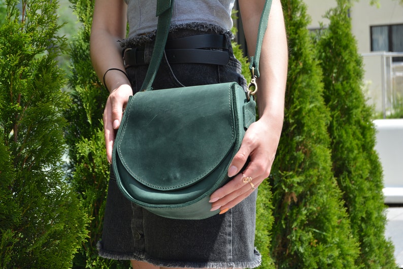 leather saddle crossbody handbag, handmade genuine leather bag, large crossbody bag, personalized bag, cross body bags, gift for women Green