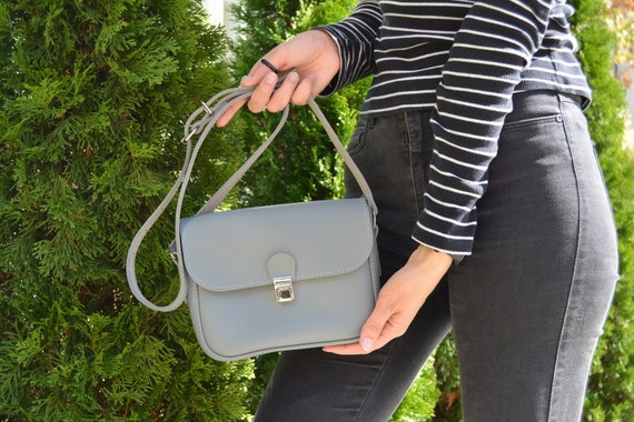 Etsy leather handbags hotsell