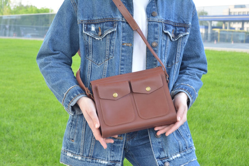 womens leather crossbody bags, personalized leather crossbody handbags, crossover body purse, designer crossbody bag, handmade leather bag Brown