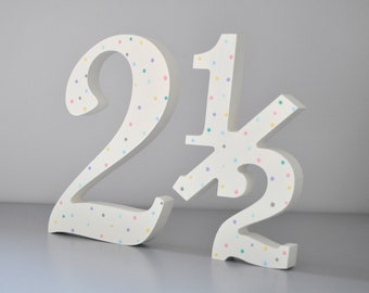 Two Half Birthday Photo Props for Babies, Wooden 20cm "2 1/2" number sign for 30 Month Birthday demi anniversary Photo Shoot