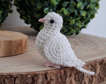 White Dove/Pigeon keychain.