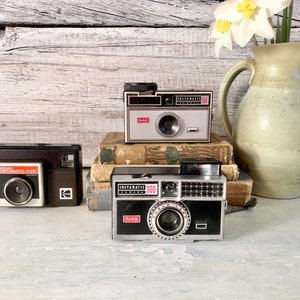 Sammlung von drei Kodak Instamatic-Kameras