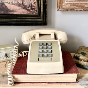 Vintage ATT push button telephone