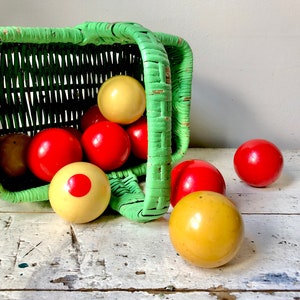 Set of 12 vintage Bakelite bumper pool balls