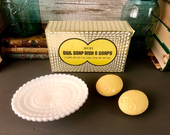 Jabonera y jabones vintage con forma de búho de Avon