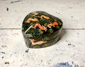 Vintage Kashmiri heart-shaped papier-mache box; Hunter and jungle motif