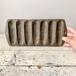 Vintage cast iron cornbread pan