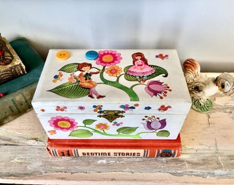 Vintage Jaymar musical jewelry box with twirling ballerina