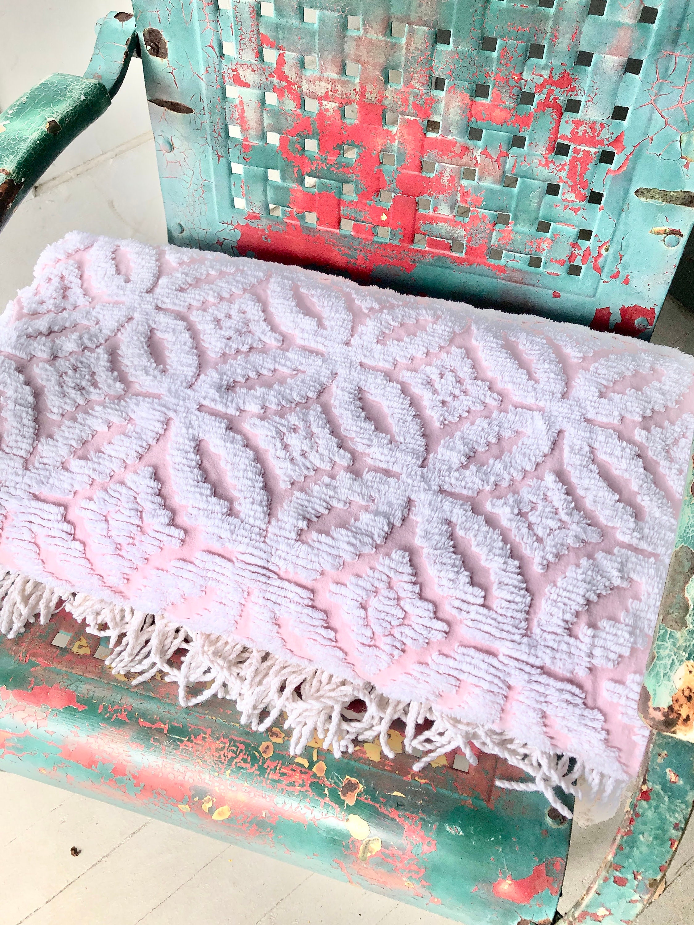 Vintage Pink and White Chenille Bedspread 103x92 Etsy