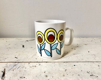 Vintage retro flower-power ceramic mug