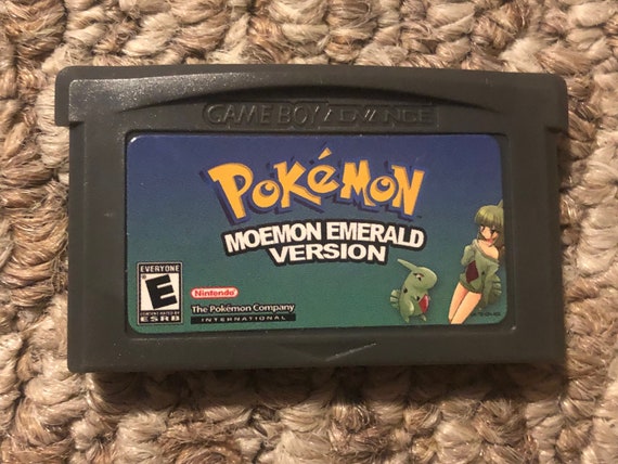 Pokemon Emerald Version Nintendo Game Boy Advance. GBA Cart With Case 