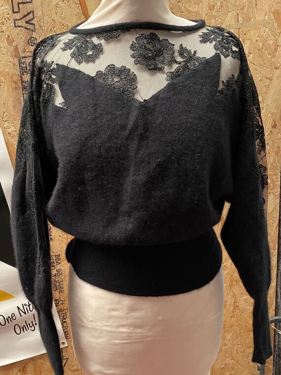 Fabulous vintage 1950s soft angora and lace bat wi