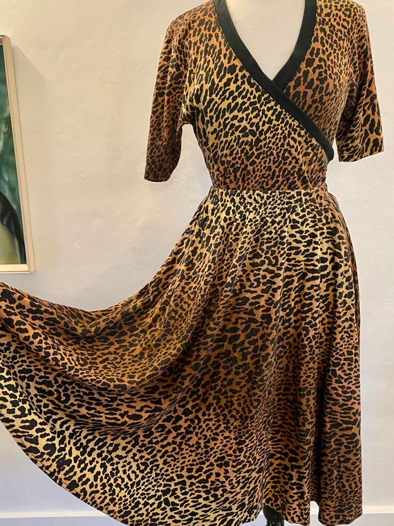 Vintage 1980s leopard print stretch cotton jersey