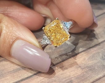 4 Carat Cushion Cut Lab Grown Diamond Engagement Ring: 18k Gold Trillion Side Stones