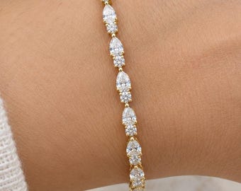 Pear and Round Cut Moissanite Tennis Bracelet 14K Solid Gold Bracelet, Moissanite Bracelet, Beautiful Bracelet, Perfect gift for her