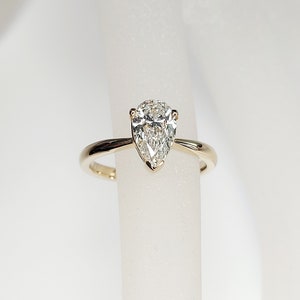 Lab grown Pear Cut 18k yellow gold diamond ring 1.25 Ct Modern Diamond Ring,Pear Diamond Engagement Ring.