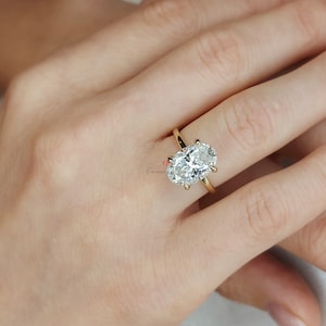 Anillo de compromiso de moissanita ovalada de 12 x 8 mm con hielo picado híbrido de 4 quilates, anillo de compromiso de corte ovalado, anillo de aniversario de promesa de oro macizo de Haley Bieber.