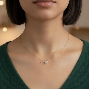 Colar de diamantes em formato de pêra, ouro amarelo 14k, pingente de pêra minimalista e delicado, colar feminino de diamantes de laboratório, presente especial para ela.