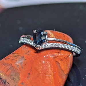 Natürliche Royal Blue Saphir und Diamant Weißgold Verlobungsring, Verlobungsring, Pear Cut Ring, Versprechensring, Jubiläumsring, 5 * 4mm Birnen-Saphirring