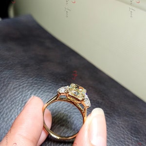 4 Ct Radiant Cut Canarische gele Moissanite verlovingsring, massief gouden belofte ring, biljoen geslepen diamanten ring, verjaardag cadeau ring voor haar. afbeelding 3