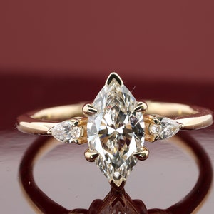 1.5 Ct Marquise Diamond Vintage Ring, F, VS1 Lab Grown Diamond Ring, IGI CERTIFIED, Yellow gold Bridal ring set, Unique Engagement Ring.