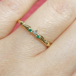 Emerald rose gold curved wedding band Unique prong diamond matching band Branch nature inspired vine leaf ring Anniversary wedding ring