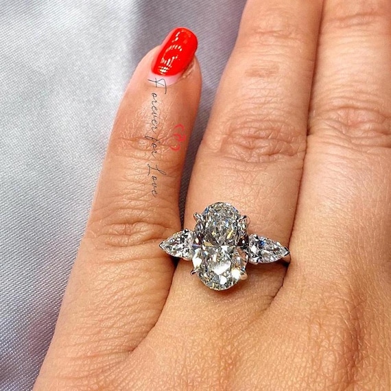 Orecchini di diamanti creati in laboratorio - Italia