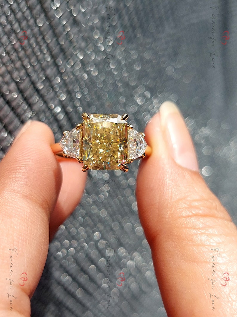 4 Ct Radiant Cut Canarische gele Moissanite verlovingsring, massief gouden belofte ring, biljoen geslepen diamanten ring, verjaardag cadeau ring voor haar. afbeelding 2