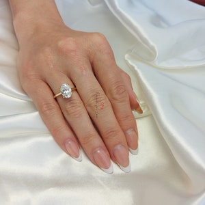 Anillo de compromiso con halo oculto de moissanita ovalada, anillo de diamantes certificado ovalado de 2 ct/ 97 mm, anillo de forma ovalada, anillo de diamantes ovalado. Anillo de promesa de halo imagen 1