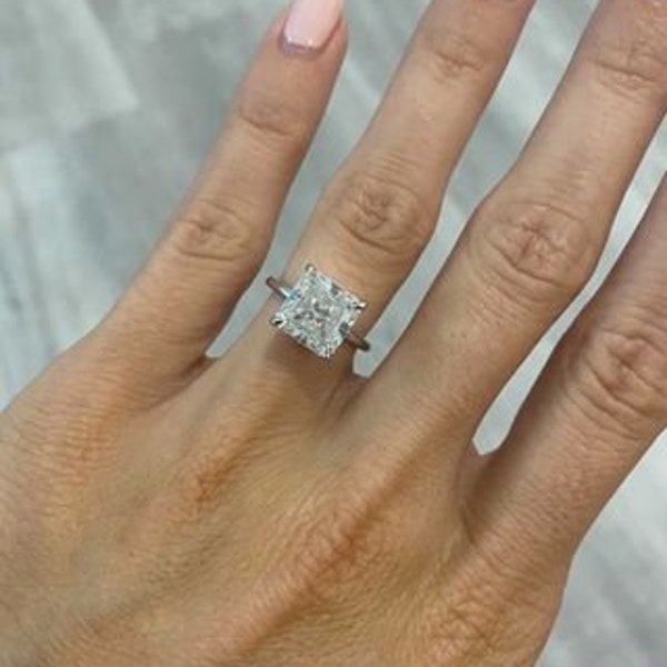 Radiant Cut Moissanite Engagement Ring Squre Radiant Crushed Ice Cut Ring Radiant Cut Solitaire Solid Gold Anniversary Proposal Ring.