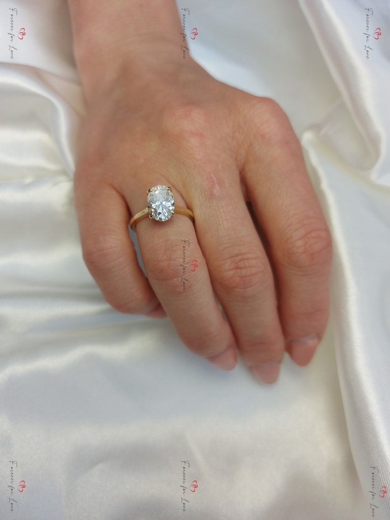 Anillo de compromiso con halo oculto de moissanita ovalada, anillo de diamantes certificado ovalado de 2 ct/ 97 mm, anillo de forma ovalada, anillo de diamantes ovalado. Anillo de promesa de halo imagen 4