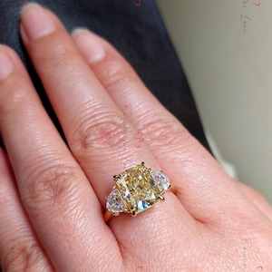 4 Ct Radiant Cut Canarische gele Moissanite verlovingsring, massief gouden belofte ring, biljoen geslepen diamanten ring, verjaardag cadeau ring voor haar. afbeelding 1