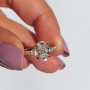 1.5 Ct D, VVS2 Oval Diamond Vintage Ring, Lab Grown Diamond Ring, IGI CERTIFIED, Yellow gold Custom made ring, Unique Engagement Anniversary