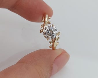 Anillo de compromiso vintage de moissanita de corte redondo en oro rosa con diseño único de hojas y diamantes, anillo nupcial con rama retorcida antigua, anillo de promesa de aniversario.