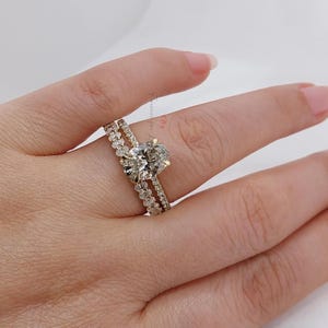 2.5 Carat Oval Cut Lab Grown Diamond Solitaire Engagement Ring & Matching Round Diamond Wedding Band, IGI Certified E/VVS2, 14K Yellow Gold.