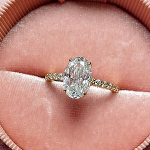 2.5 CT Moissanite Engagement ring in 18K Solid Gold, hybrid crushed ice Oval Cut low profile Ring, Proposal Anniversary Ring Gift for her.