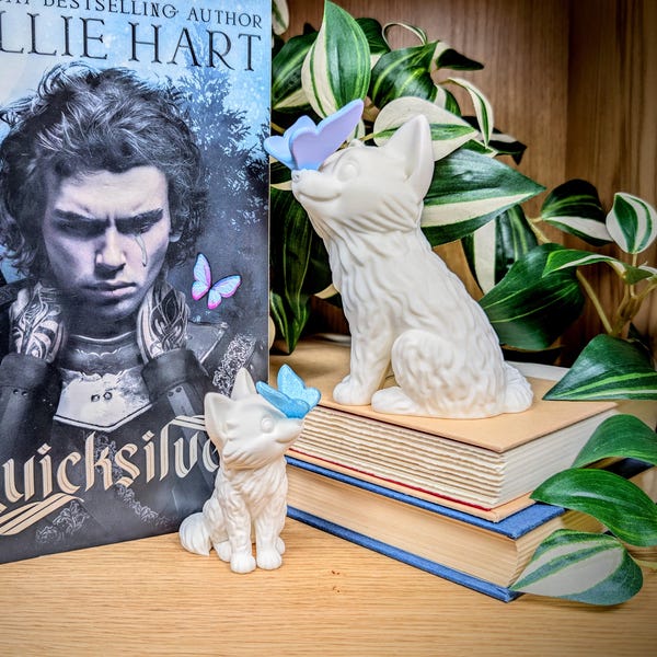Quicksilver Fox Onyx, Gifts for Her, Kingfisher Booktok, Bookish Decor, Gift for Readers, Book Lover, Bookshelf Decor, Book Nook Figure